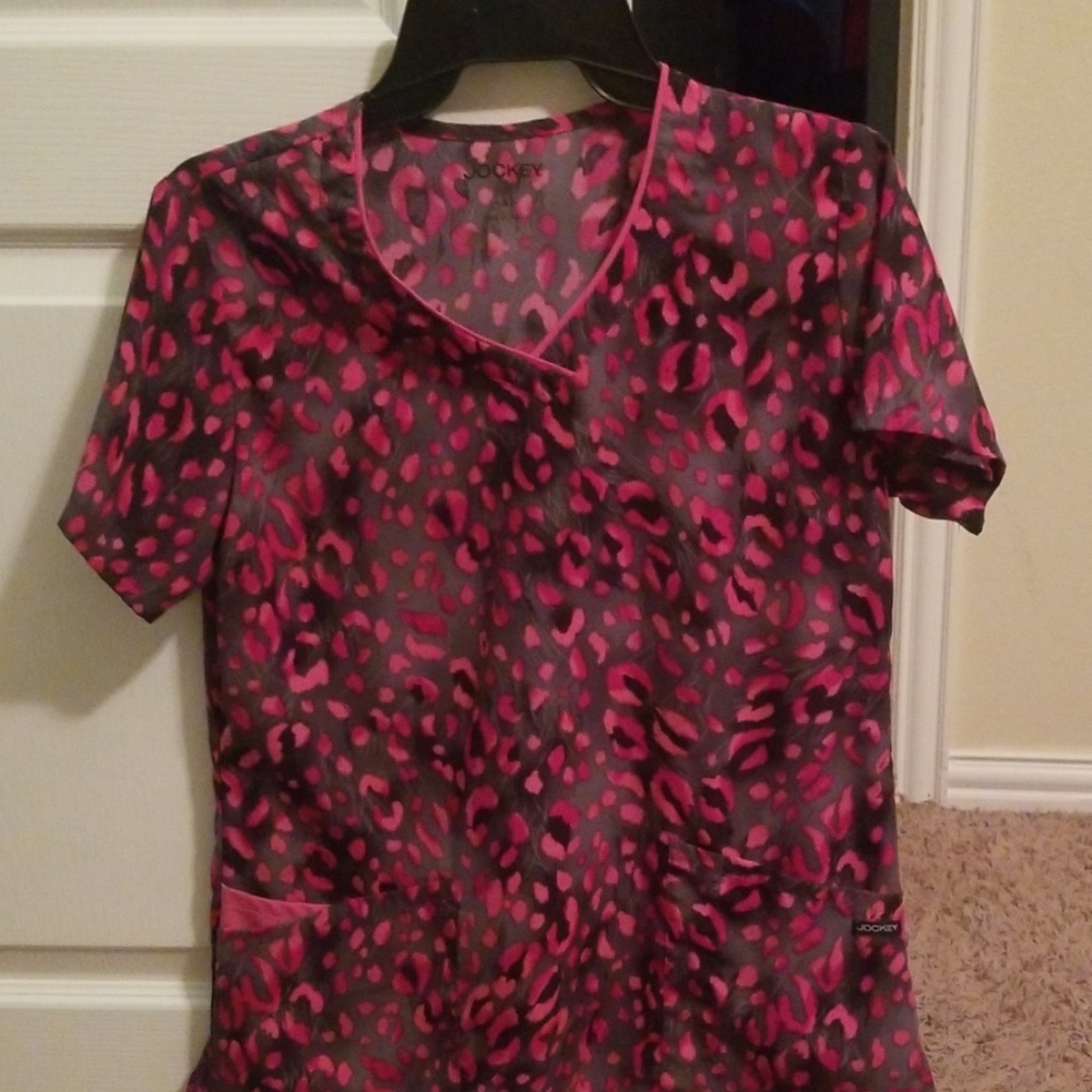 Scrub top